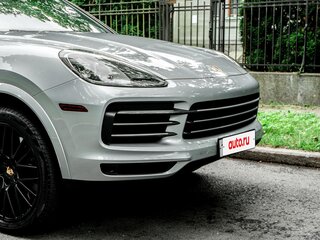2021 Porsche Cayenne III, серебристый, 7490000 рублей, вид 4
