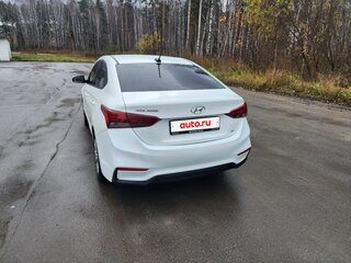 2017 Hyundai Solaris II, белый, 820000 рублей, вид 4