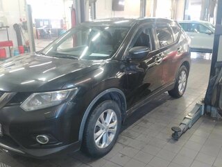 2015 Nissan X-Trail III, чёрный, 1390000 рублей, вид 1
