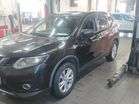 2015 Nissan X-Trail III, чёрный, 1390000 рублей, вид 1