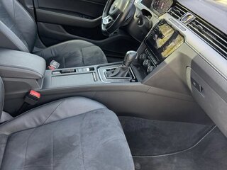 2020 Volkswagen Arteon I, золотистый, 4200000 рублей, вид 3