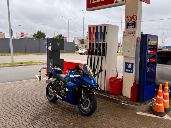 2022 Suzuki GSX-S 1000 GT, синий, 1350000 рублей - вид 1