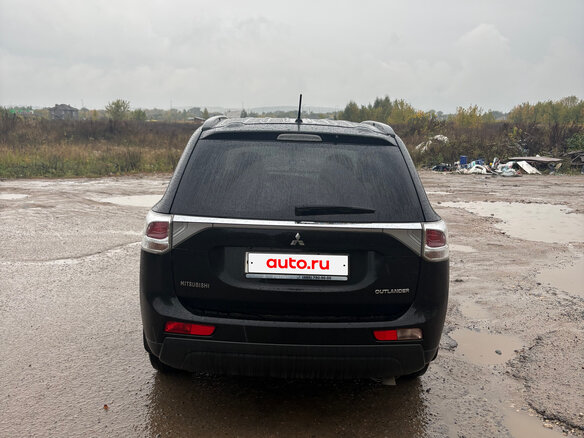 2013 Mitsubishi Outlander III, чёрный - вид 6