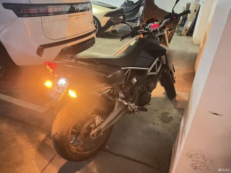 2011 Aprilia Dorsoduro 750, чёрный, 444444 рублей, вид 5