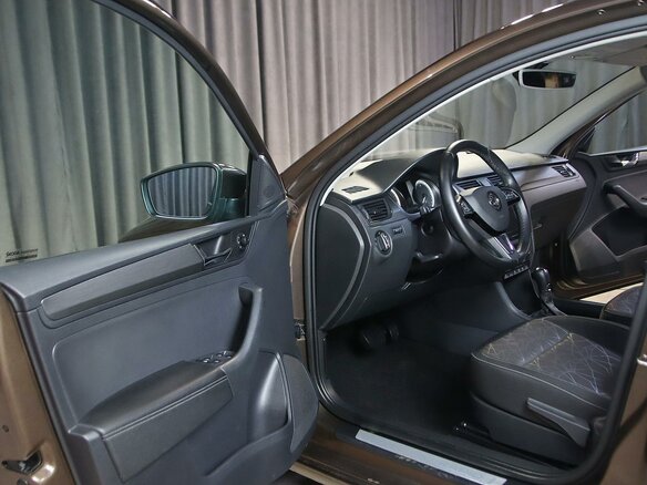 2018 Skoda Rapid I Рестайлинг, коричневый, 1199000 рублей - вид 6