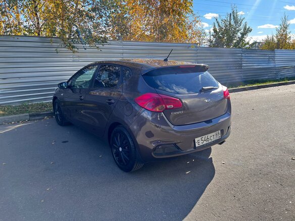 2014 Kia Ceed II, коричневый, 745000 рублей - вид 3