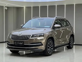 2022 Skoda Karoq DSG7 I, коричневый, 1800000 рублей, вид 1