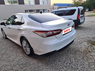 2018 Toyota Camry VIII (XV70), белый, 2950000 рублей, вид 4