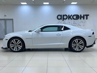 2013 Chevrolet Camaro V Рестайлинг, белый, 1999000 рублей, вид 2