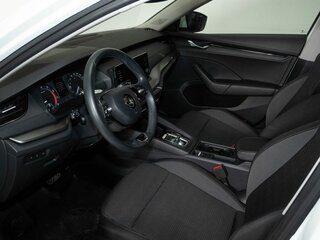2021 Skoda Octavia IV (A8), белый, 2175000 рублей, вид 5