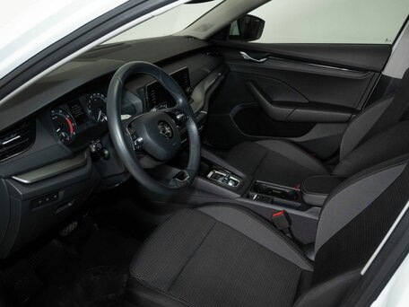 2021 Skoda Octavia IV (A8), белый, 2350000 рублей, вид 5