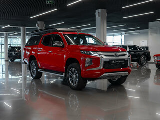 2020 Mitsubishi L200 V Рестайлинг, красный, 3490000 рублей, вид 2