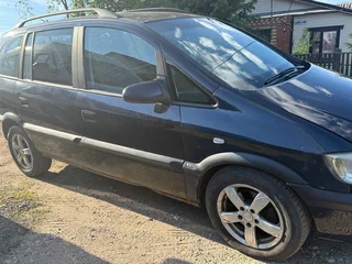 2003 Opel Zafira A, чёрный, 280000 рублей, вид 2