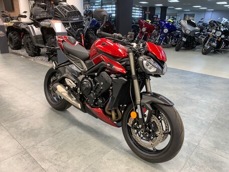 2025 Triumph Street Triple, красный, 1325000 рублей, вид 5
