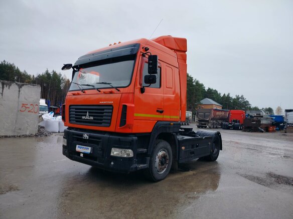 2023 МАЗ 5440, красный, 2467000 рублей