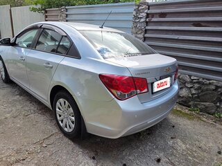 2014 Chevrolet Cruze I Рестайлинг, серебристый, 1050000 рублей, вид 3