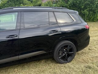 2023 Audi Q6 50 TFSI, чёрный, 5700000 рублей, вид 5