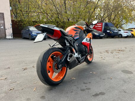 2009 Honda CBR 1000 RR/RA Fireblade, оранжевый, 650000 рублей, вид 4