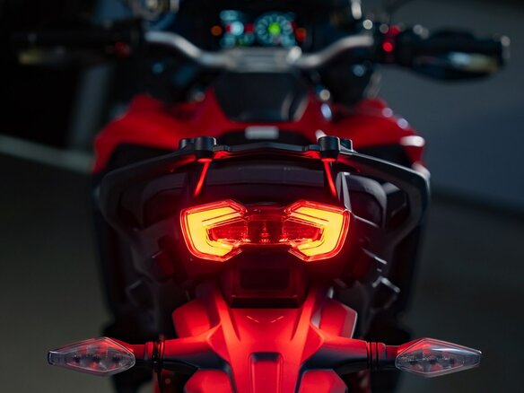 2026 Ducati Multistrada V4, красный, 3690000 рублей - вид 7