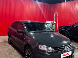 2017 Volkswagen Polo V Рестайлинг, серый, 1100000 рублей, вид 4
