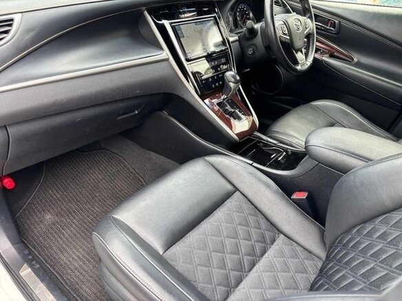 2017 Toyota Harrier III (XU60), белый, 2100000 рублей - вид 18
