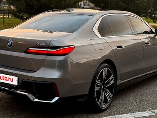2023 BMW 7 серии 740i VII (G70), серый, 10750000 рублей, вид 5