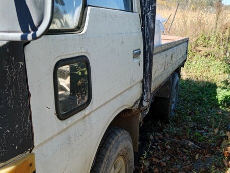 1990 Nissan Atlas, белый, 250000 рублей, вид 1