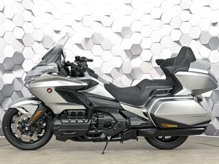 2025 Honda GL 1800 Gold Wing, серебристый, 3649000 рублей, вид 4