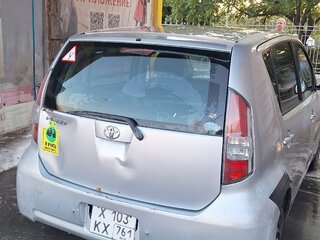 2004 Toyota Passo I (C10), серебристый, 350000 рублей, вид 3