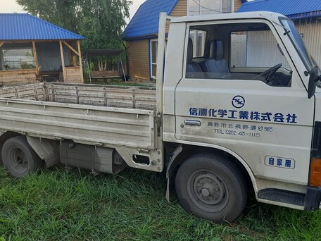 1989 Mazda Titan, белый, 850000 рублей, вид 3