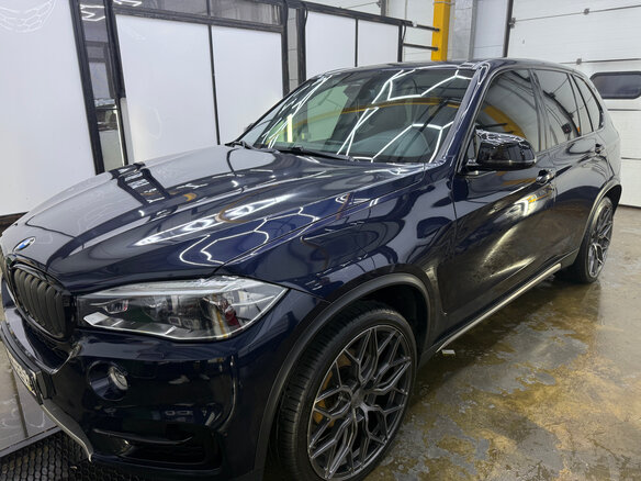 2017 BMW X5 30d III (F15), синий, 4900000 рублей - вид 6