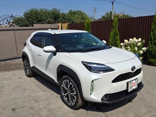 2022 Toyota Yaris Cross I, белый, 2100000 рублей, вид 2