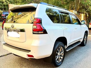 2018 Toyota Land Cruiser Prado 150 Series Рестайлинг 2, белый, 5200000 рублей, вид 3