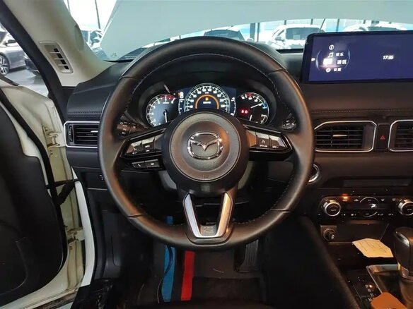 2023 Mazda CX-5 II Рестайлинг, белый, 2340000 рублей - вид 6