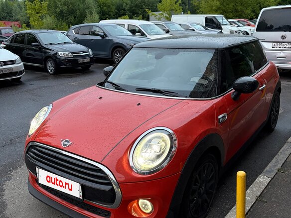 2021 Mini Hatch Cooper III (F55/F56) Рестайлинг, оранжевый, 2150000 рублей - вид 1