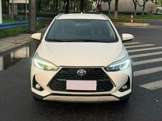 2023 Toyota Yaris L X XP150 Рестайлинг, белый, 1020333 рублей, вид 2