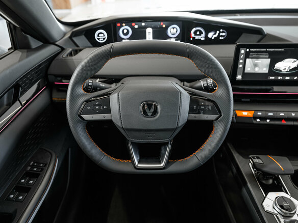 2024 Changan UNI-V I, белый, 3329900 рублей - вид 17