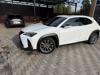 2019 Lexus UX 250h I, белый, 3300000 рублей, вид 4