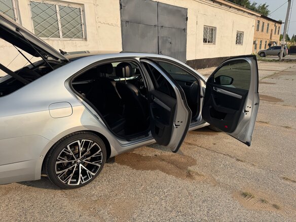 2013 Skoda Octavia III (A7), серебристый, 1290000 рублей - вид 12