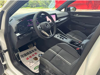 2023 Volkswagen Golf VIII, белый, 1515000 рублей, вид 4