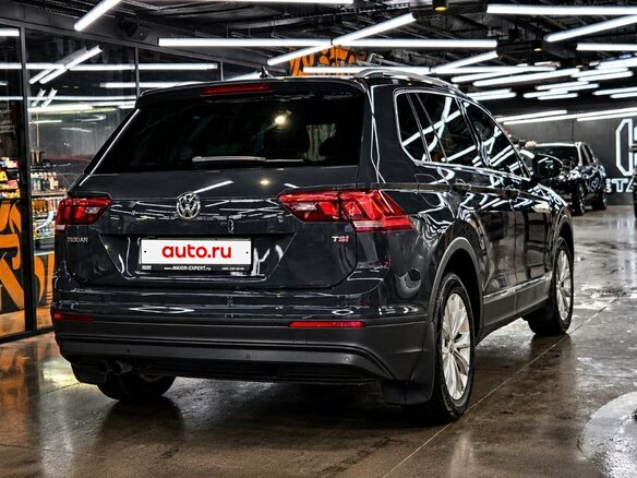 2017 Volkswagen Tiguan II, серый, 1999999 рублей - вид 8