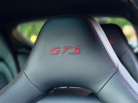 2019 Porsche Panamera GTS Sport Turismo II, красный, 7800000 рублей - вид 12