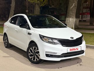 2016 Kia Rio III Рестайлинг, белый, 640000 рублей, вид 2