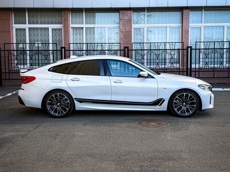 2020 BMW 6 серии Gran Turismo 620d xDrive IV (G32) Рестайлинг, белый, 4790000 рублей, вид 4