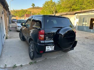 2005 Toyota RAV4 II (XA20) Рестайлинг, чёрный, 620000 рублей, вид 5