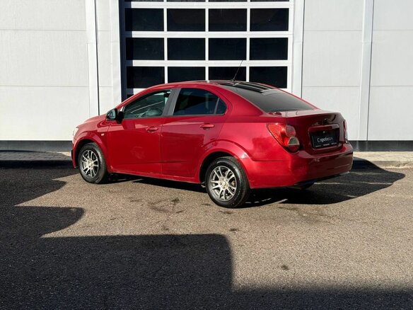 2012 Chevrolet Aveo II, красный, 485000 рублей - вид 2