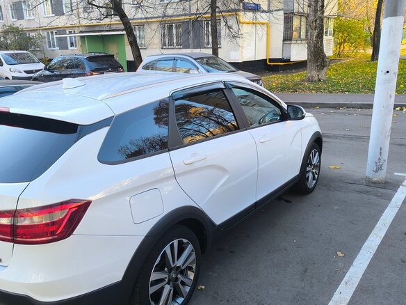 2019 Lada (ВАЗ) Vesta SW Cross I, белый, 1000000 рублей - вид 2