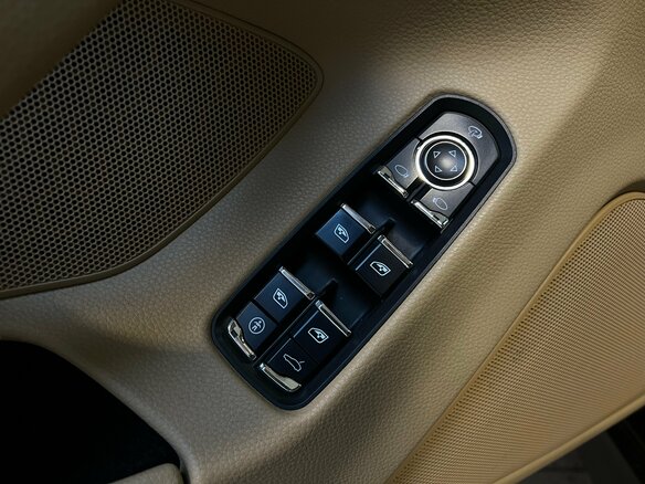 2011 Porsche Panamera 4 I, красный, 2350000 рублей - вид 20