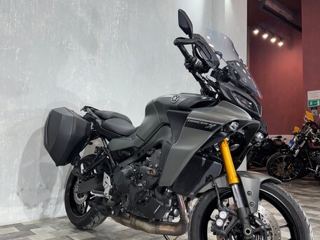 2022 Yamaha MT-09 Tracer (FJ-09), серый, 1359000 рублей, вид 4