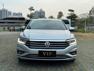 2022 Volkswagen Sagitar III Рестайлинг, серебристый, 1550000 рублей, вид 2